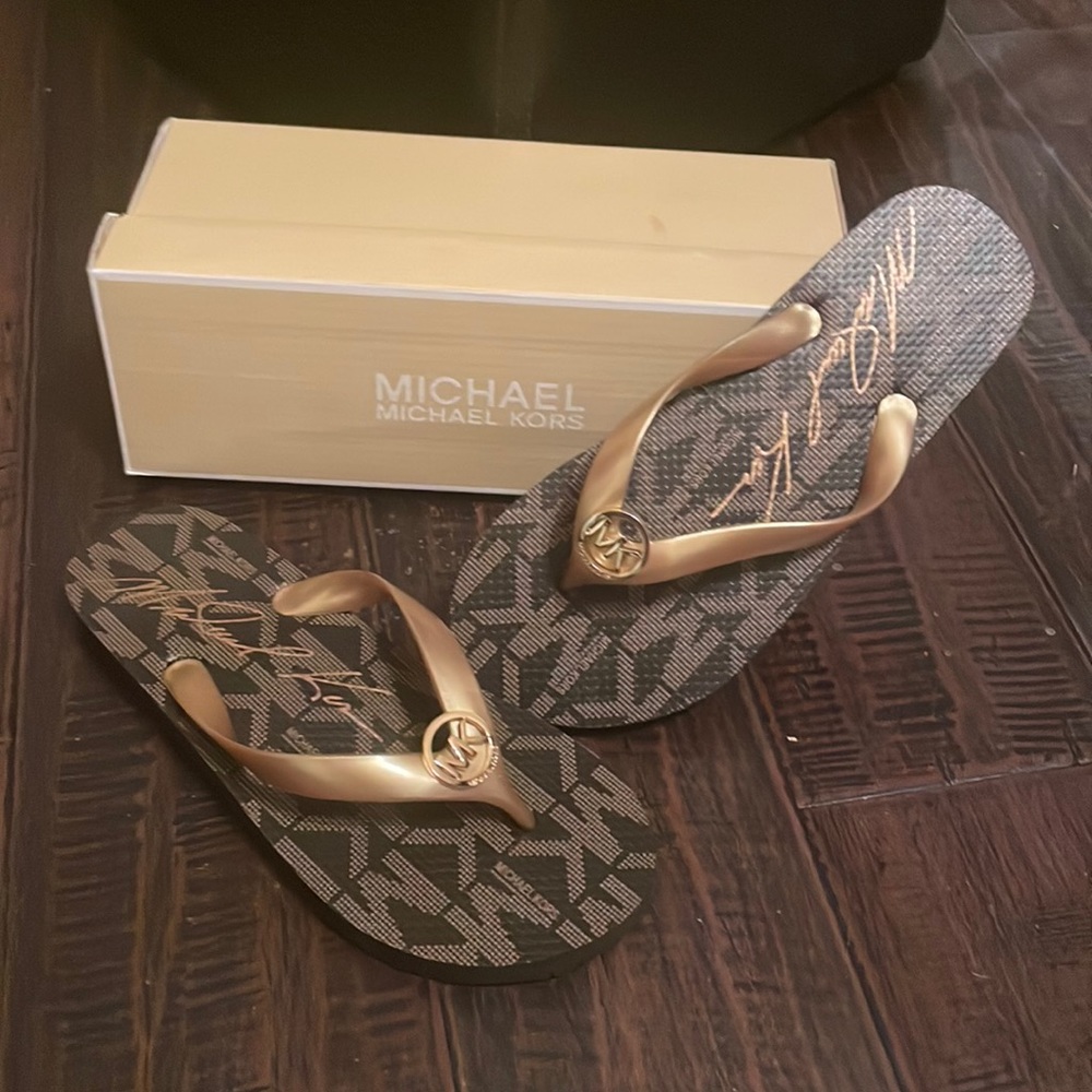Michael Kors NWT Flip Flops